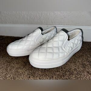NWOT white casual sneaker